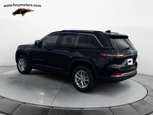 Used 2023 Jeep Grand Cherokee Laredo w/ Luxury Tech Group I image 5