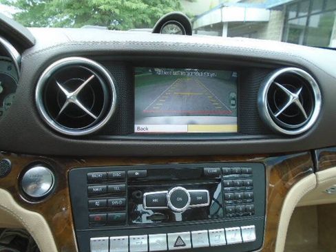 Used 2013 Mercedes-Benz SL 550 image 15