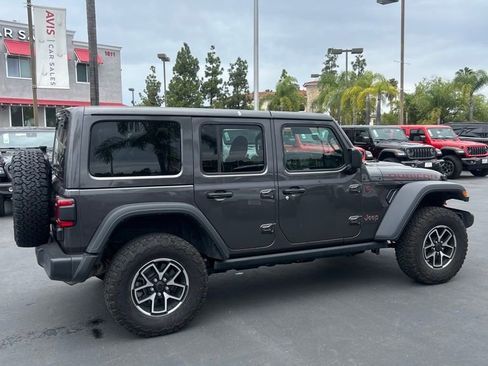 Used 2025 Jeep Wrangler Unlimited Rubicon AWD/4WD image 4
