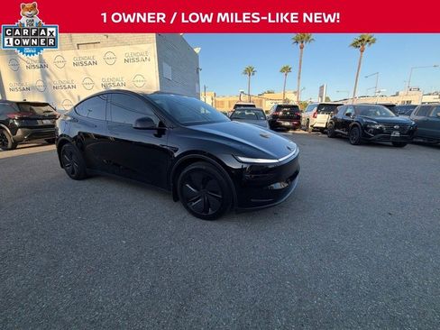 Used 2026 Tesla Model Y 2WD image 1
