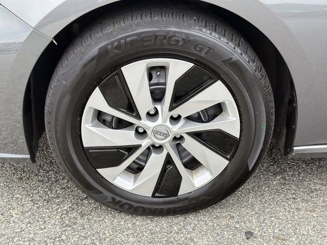 Certified 2025 Nissan Altima 2.5 S FWD image 10