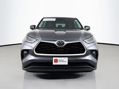 Certified 2025 Toyota Highlander LE AWD/4WD image 2