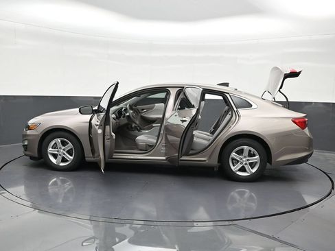 Used 2024 Chevrolet Malibu LS FWD image 38