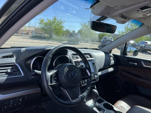 Used 2018 Subaru Outback 3.6R Touring w/ Popular Package #3 AWD/4WD image 26