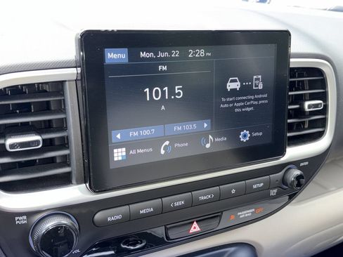 Used 2026 Hyundai Venue SEL FWD image 4