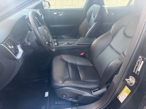 Used 2024 Volvo S60 B5 Core AWD/4WD image 7