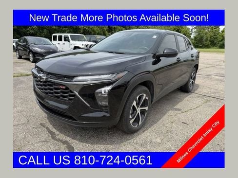 Certified 2025 Chevrolet Trax RS w/ Driver Confidence Package FWD image 1