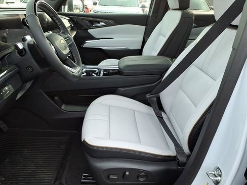 New 2026 Chevrolet Traverse High Country w/ LPO, Floor Liner Package image 7