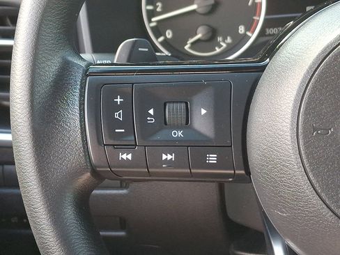 Used 2023 Nissan Rogue SV AWD/4WD image 20