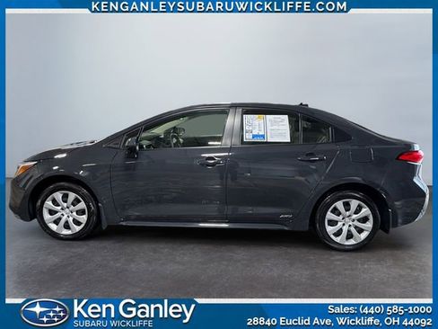 Used 2024 Toyota Corolla LE AWD/4WD image 2