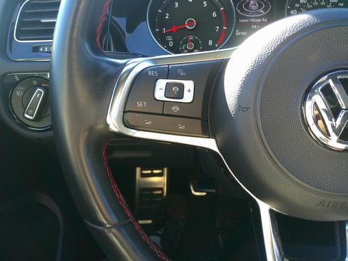 Used 2020 Volkswagen GTI Autobahn image 19