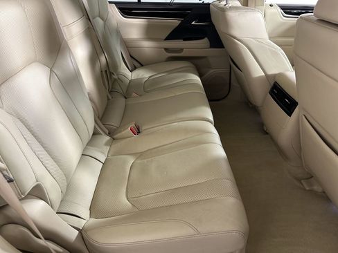 Used 2018 Lexus LX 570 4WD image 25