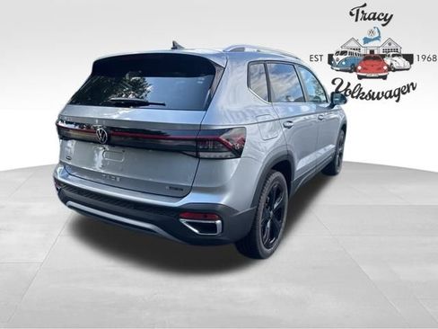 New 2025 Volkswagen Taos SEL image 7