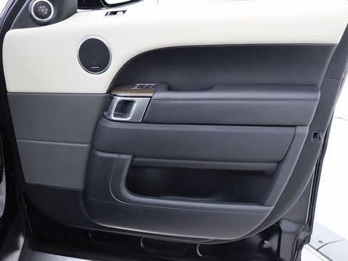 Used 2019 Land Rover Range Rover Sport HSE image 47