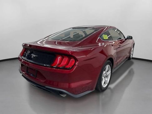 Used 2018 Ford Mustang Coupe RWD image 10
