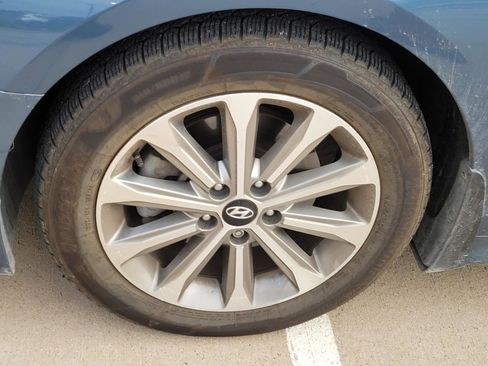 Used 2016 Hyundai Sonata Limited FWD image 2