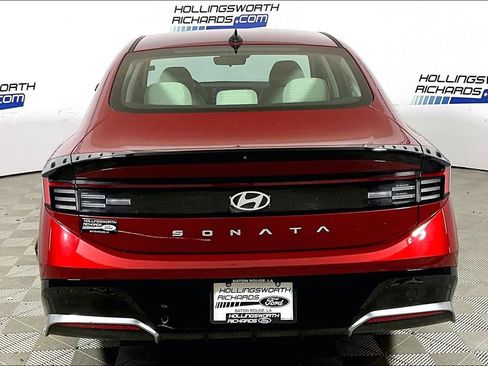 Used 2025 Hyundai Sonata SEL FWD image 4
