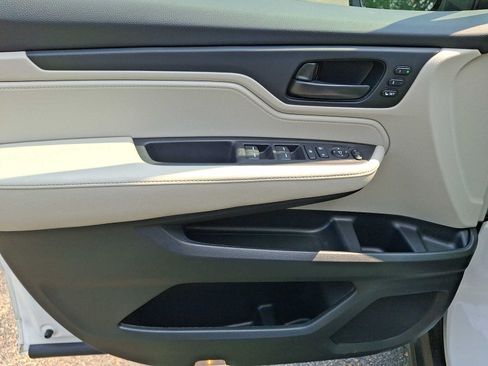 Certified 2025 Honda Odyssey EX-L image 13