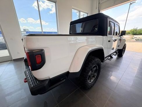 Used 2023 Jeep Gladiator Rubicon w/ Cold Weather Group AWD/4WD image 9