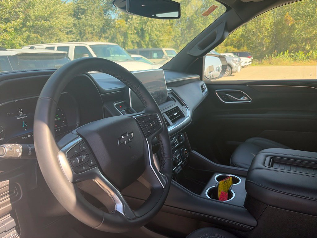 Used 2024 Chevrolet Tahoe Z71 w/ Luxury Package AWD/4WD image 17