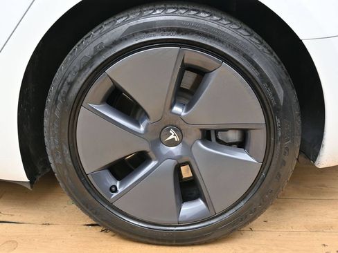 Used 2023 Tesla Model 3 Standard Range RWD image 14