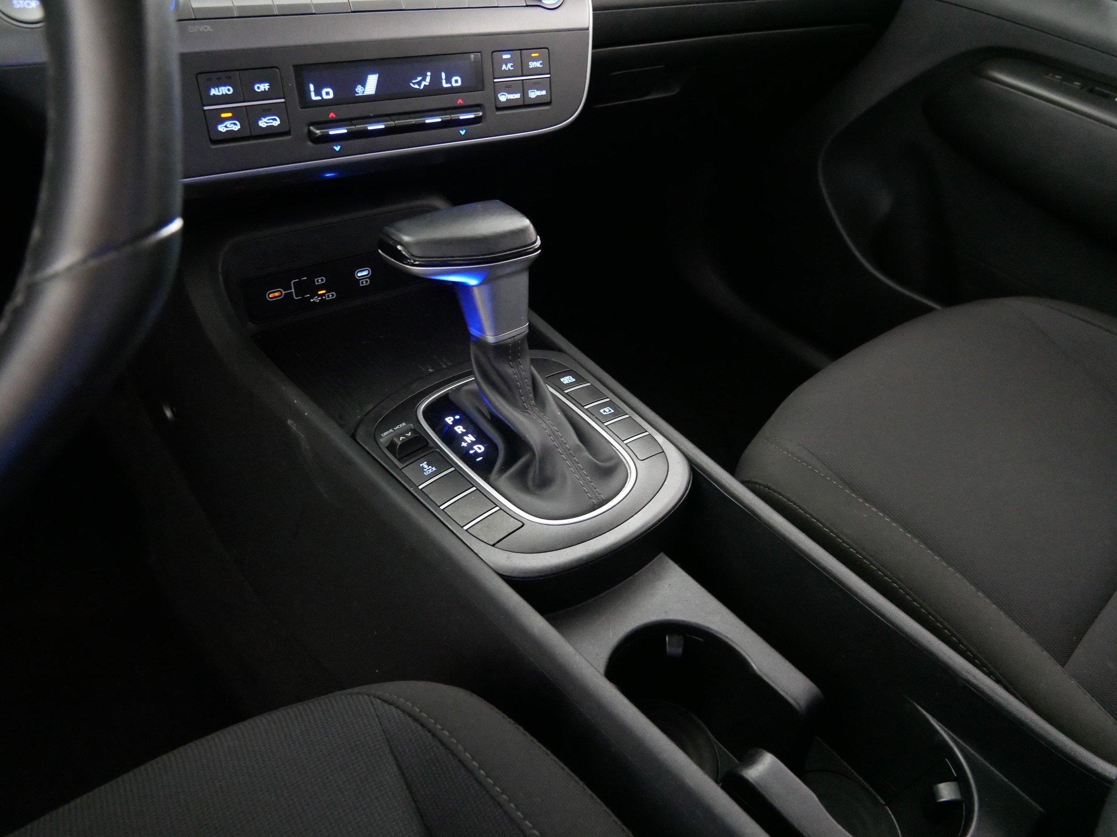 Certified 2025 Hyundai Kona SEL AWD/4WD image 24