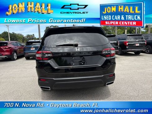 Used 2025 Honda Pilot Sport image 10