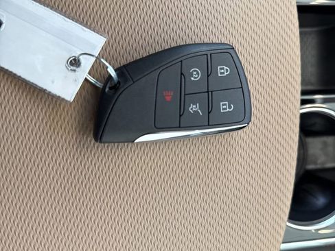 Used 2025 Chevrolet Equinox ACTIV w/ Safety and Technology Package image 20