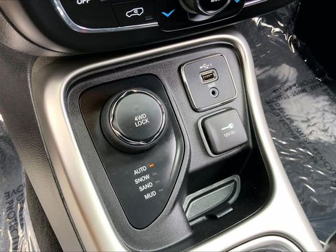 Used 2021 Jeep Compass Latitude AWD/4WD image 35