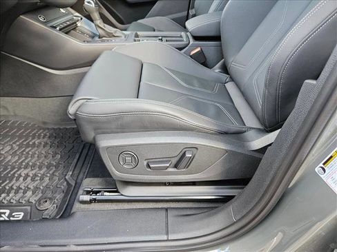 Used 2025 Audi Q3 2.0T Premium w/ Convenience Package image 4