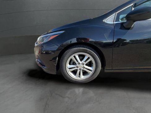 Used 2017 Chevrolet Cruze LT w/ Leather Package FWD image 26