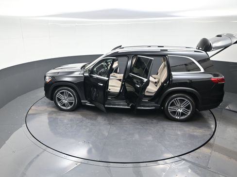 Used 2021 Mercedes-Benz GLS 450 4MATIC image 15