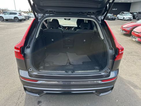 Used 2025 Volvo XC60 B5 Plus image 31