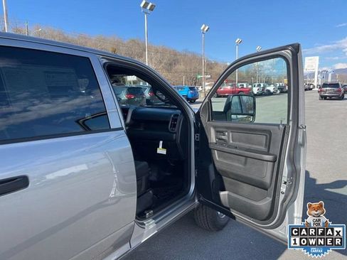 Used 2023 RAM 3500 Tradesman w/ Chrome Appearance Group AWD/4WD image 19