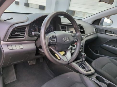 Used 2019 Hyundai Elantra SE w/ Cargo Package image 10