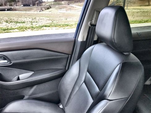 Used 2023 Nissan Rogue SV w/ SV Premium B Package image 23