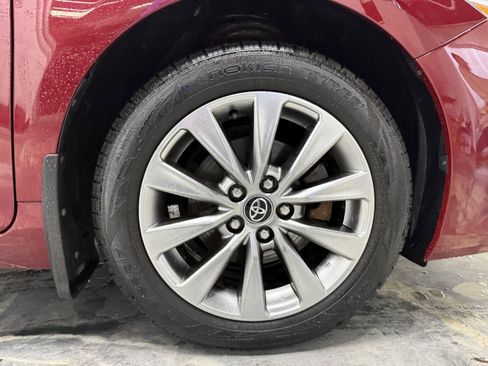 Used 2017 Toyota Camry XLE image 24