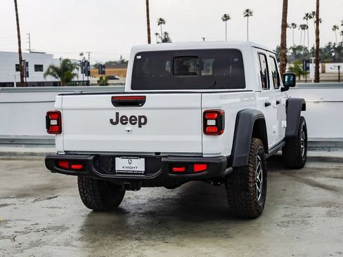 New 2026 Jeep Gladiator Rubicon w/ Steel Bumper Group AWD/4WD image 9