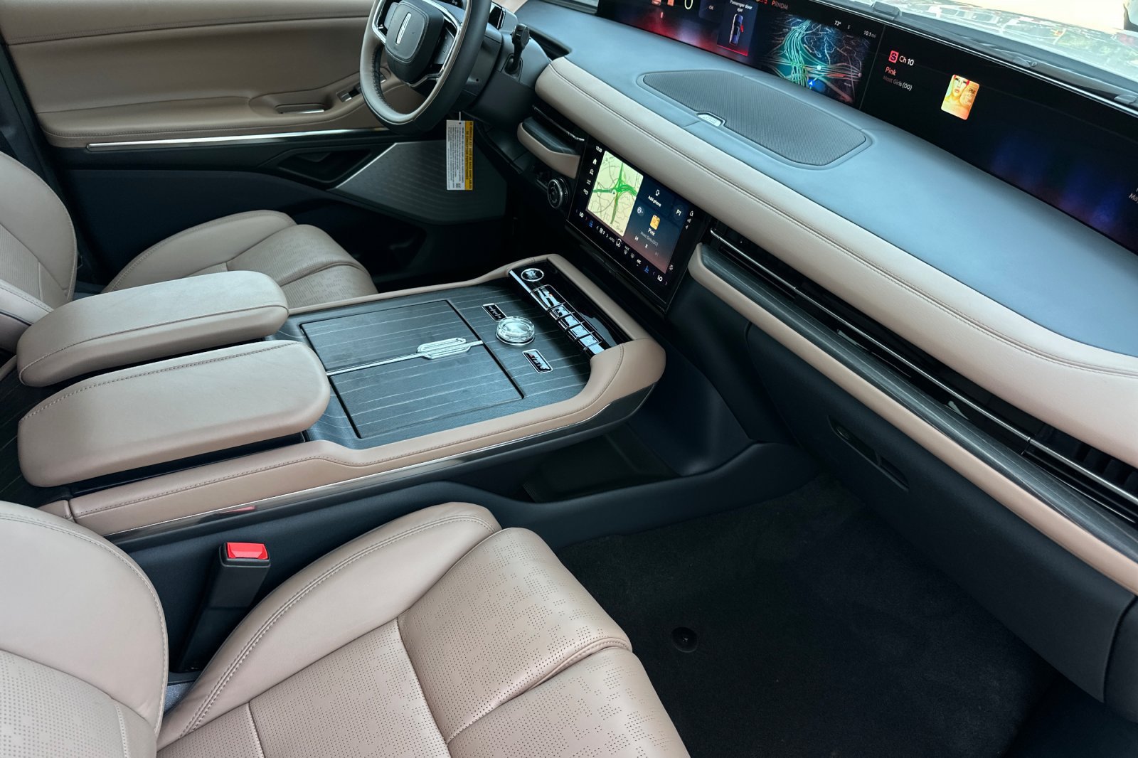 New 2026 Lincoln Navigator Black Label AWD/4WD image 16