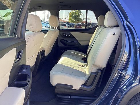 Used 2023 Chevrolet Traverse LS image 13