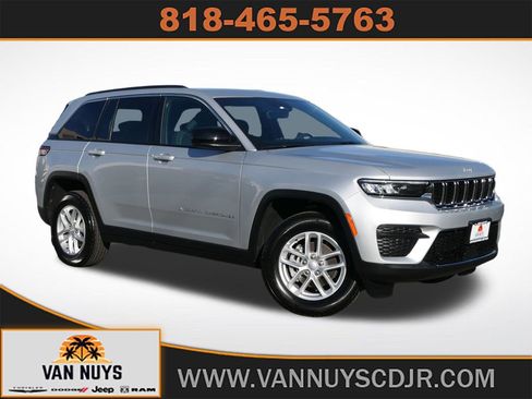 Used 2025 Jeep Grand Cherokee Laredo X w/ Luxury Tech Group I image 1