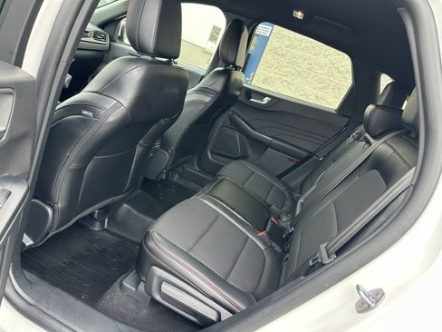 Used 2024 Ford Escape ST-Line Select w/ Tech Pack #1 AWD/4WD image 10