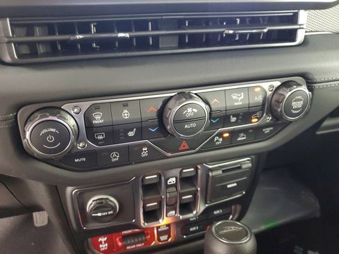 New 2026 Jeep Gladiator Rubicon w/ Safety Group AWD/4WD image 20