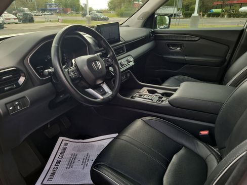 Certified 2025 Honda Pilot Elite image 10