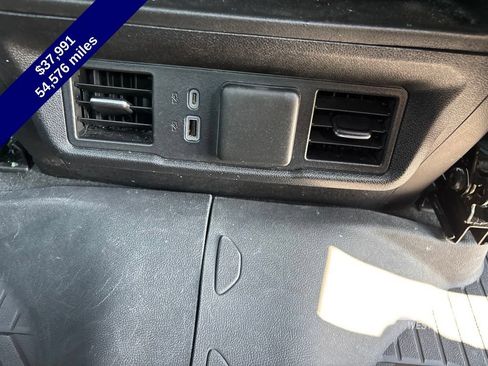 Used 2023 Chevrolet Silverado 1500 RST AWD/4WD image 18