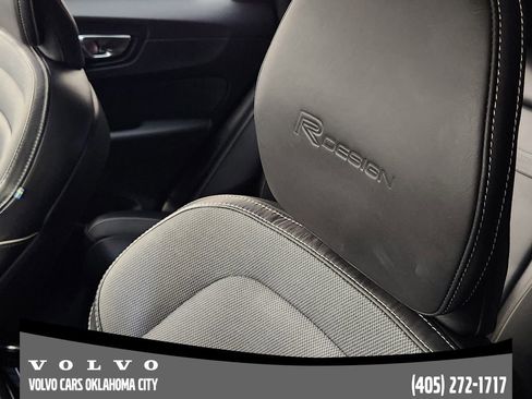 Used 2020 Volvo XC60 T5 R-Design image 14