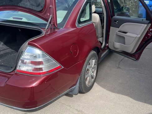 Used 2008 Ford Taurus SEL image 6