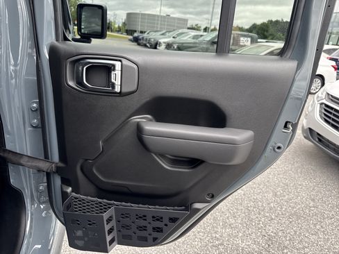 Used 2025 Jeep Wrangler Unlimited Sport AWD/4WD image 26