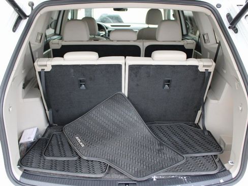 Certified 2021 Volkswagen Atlas SE image 32