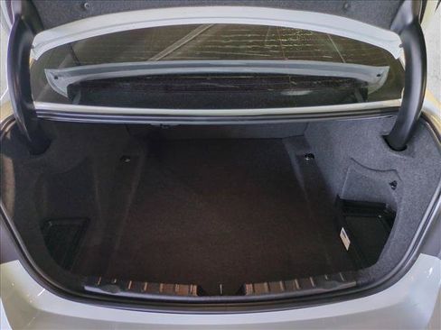 Used 2017 BMW 320i Sedan RWD image 6